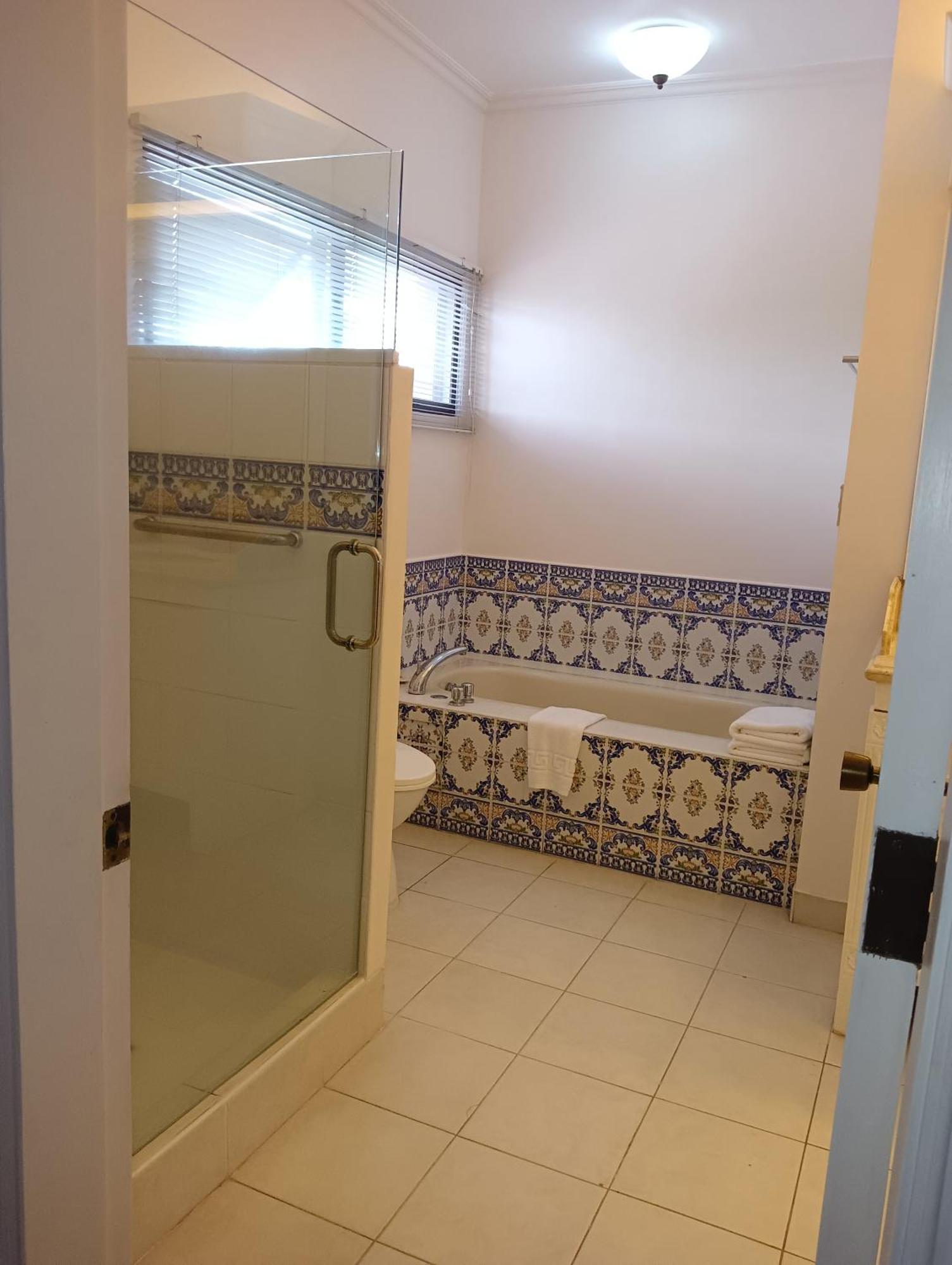 Sophia Suites Residence Hotel Cebu Kültér fotó