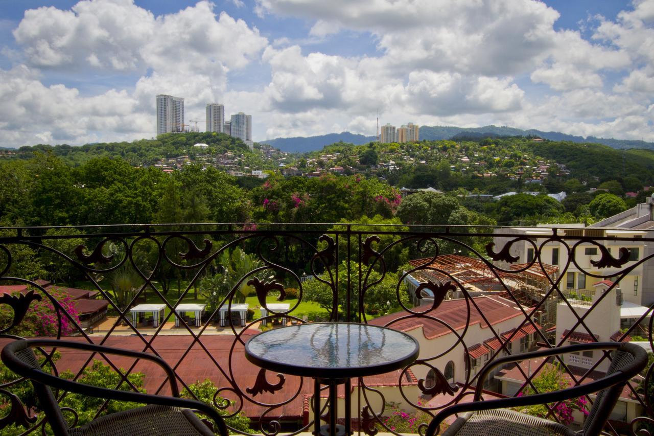 Sophia Suites Residence Hotel Cebu Kültér fotó