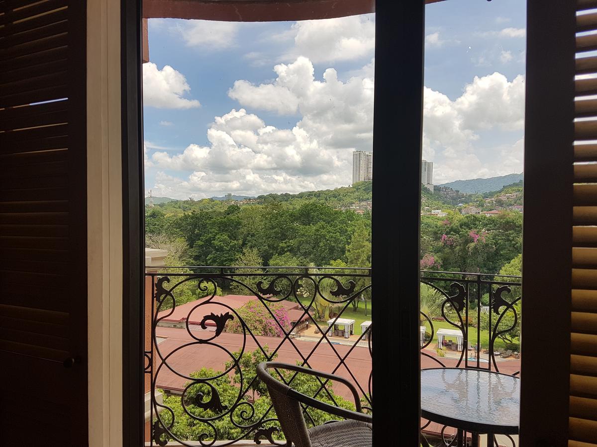 Sophia Suites Residence Hotel Cebu Kültér fotó